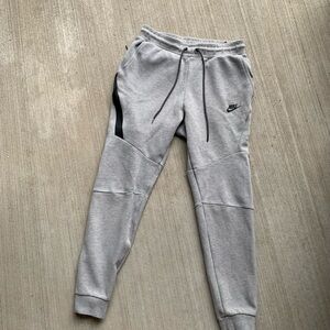 Nike Gray Sweatpants Tapered Fit Drawstring Waistband